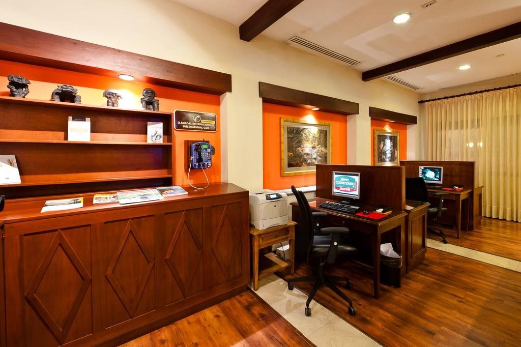 Courtyard By Marriott Hotel 3*