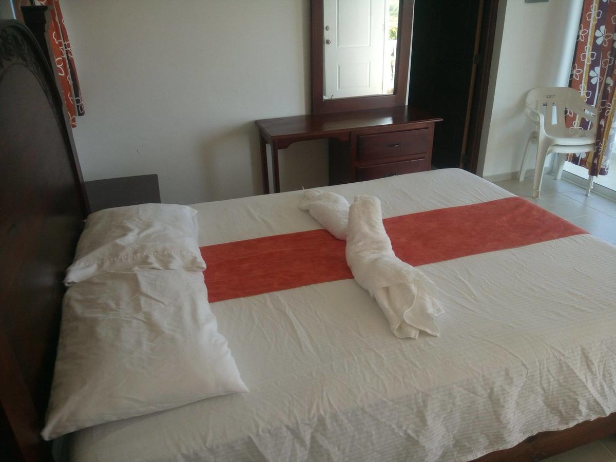 Ensenada Hotel *