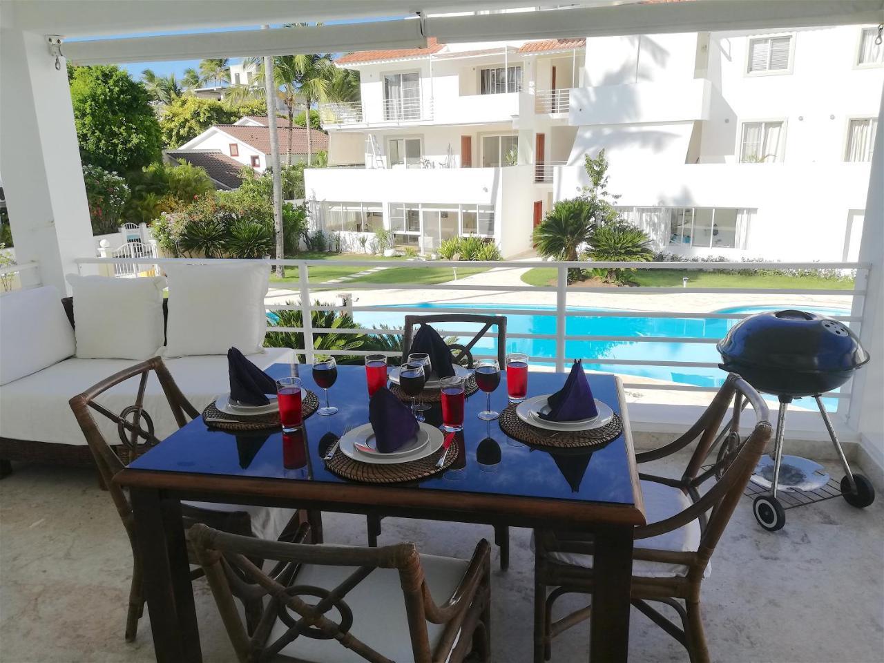 Las Terrazas Deluxe Pool Beach Club & Punta Cana
