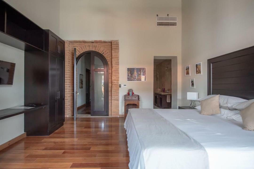 Casa Pantheon Luxury Colonial House Santo Domingo