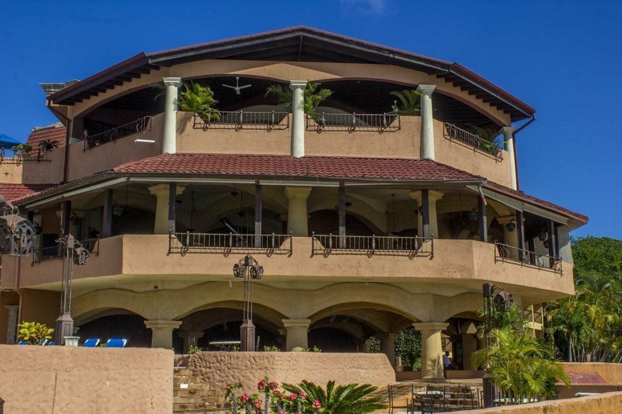 Hotel Bay And Victorian House Sosua