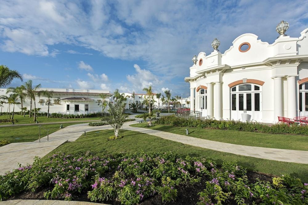 Hotel Azul Punta Cana, By Karisma 5*