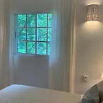 Beachfront Unit With Stunning Sunsets And Starlink Internet !