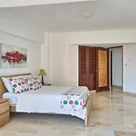 Large Beautifull Apartment With Sea And Park View