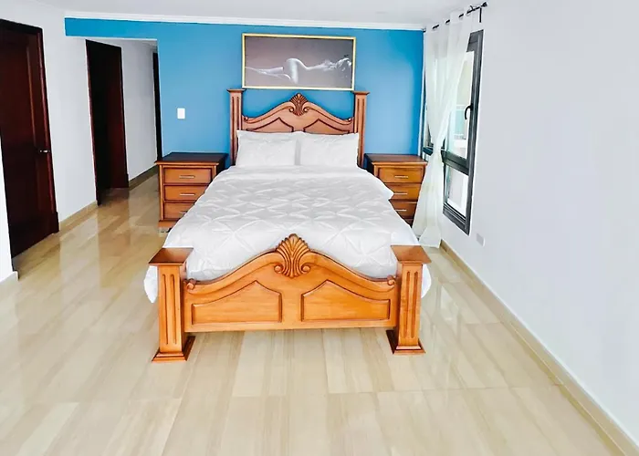 Exclusive 3 Bdr, Gym & Pool, Seaview, Luxury Tower