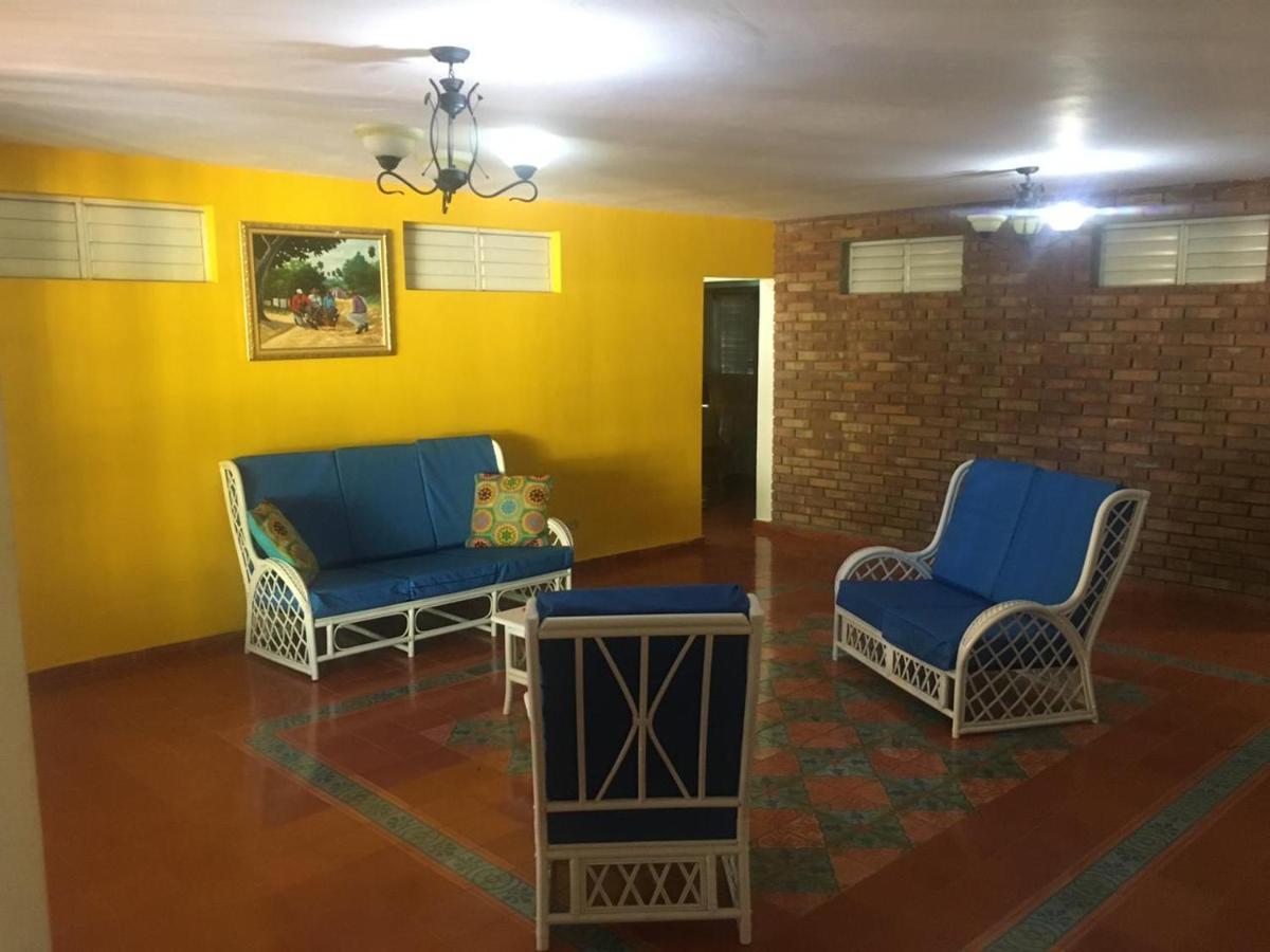 Ana Villa Juan Baron