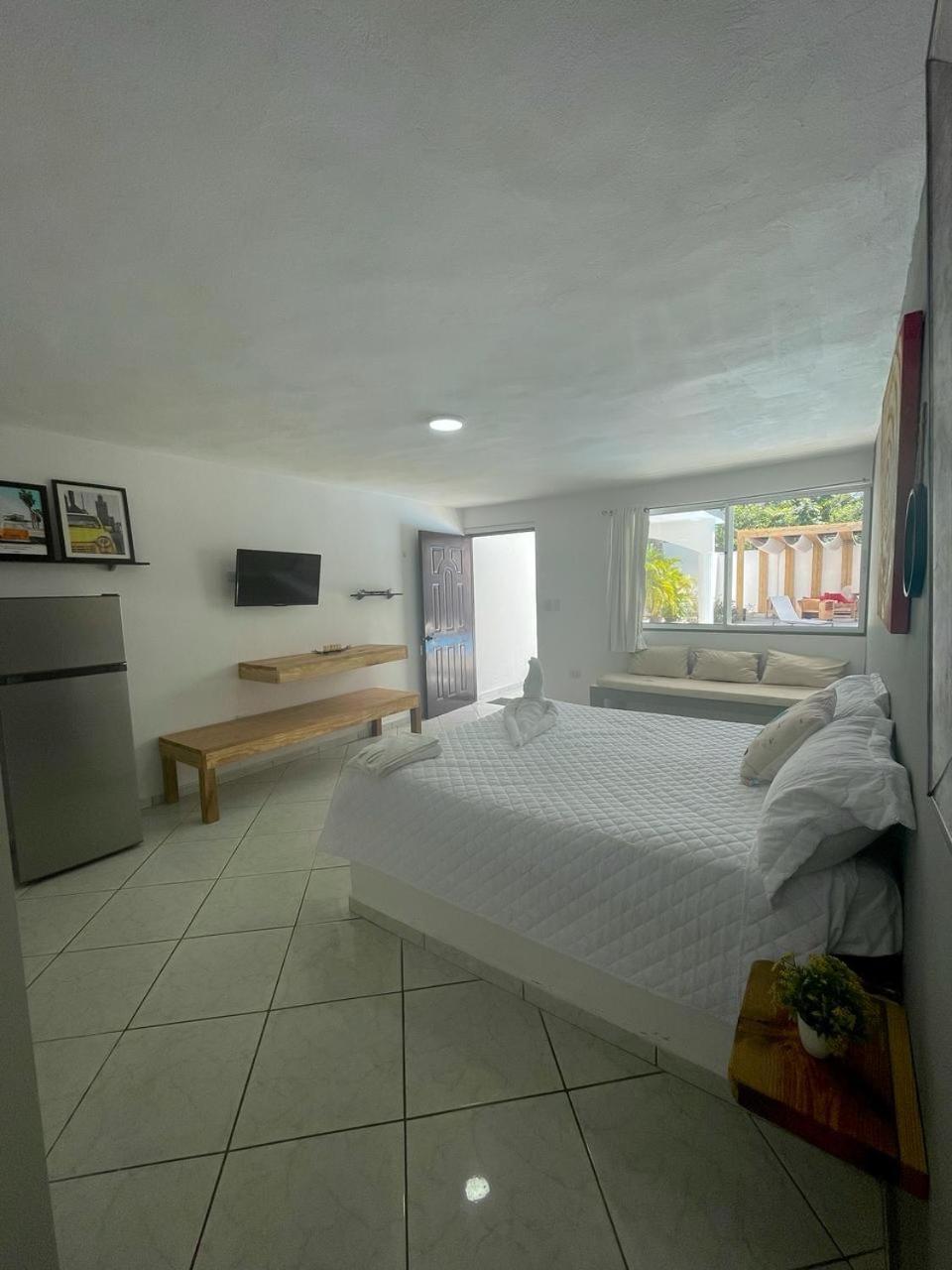 Hummingbird Aparthotel 3*
