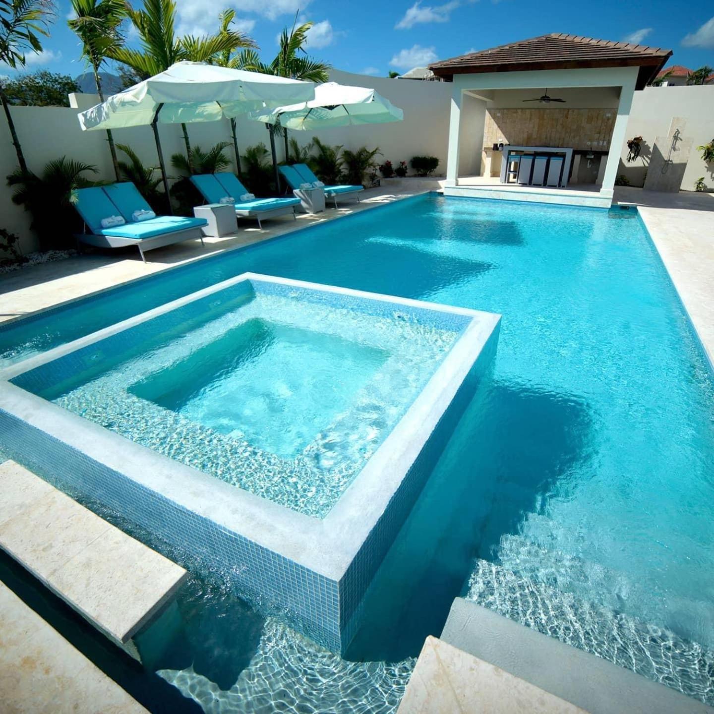 Villa Royal 3 Bedroom Lifestyle