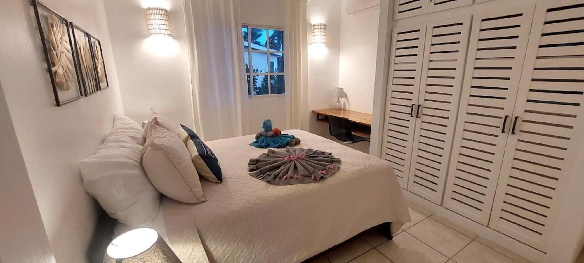 Beachfront Unit With Stunning Sunsets And Starlink Internet ! *