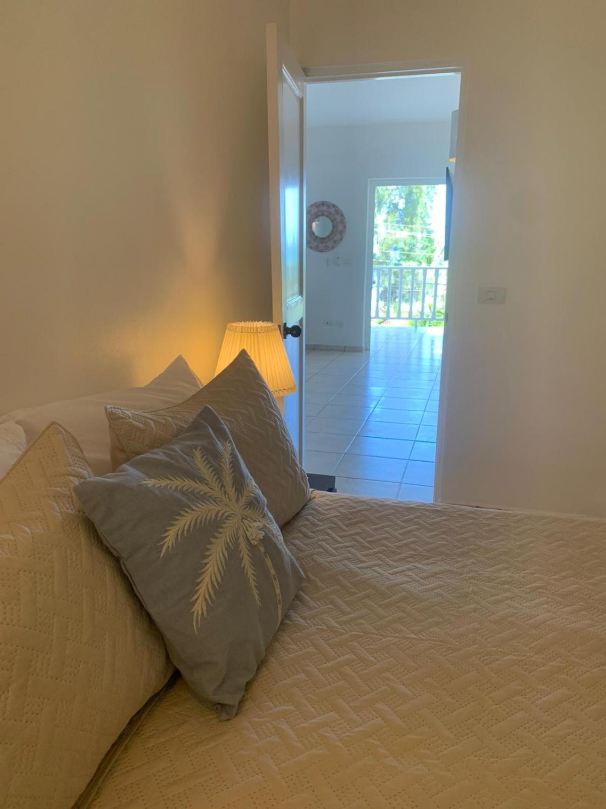 Beachfront Unit With Stunning Sunsets And Starlink Internet ! *