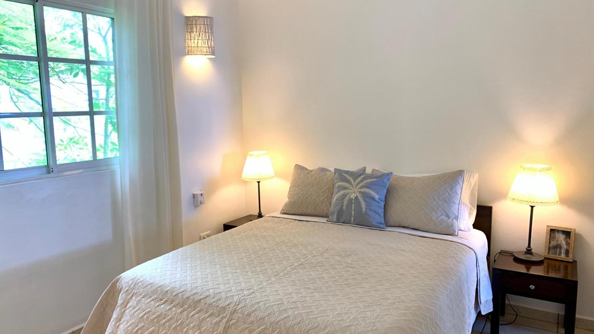 Holiday home Beachfront Unit With Stunning Sunsets And Starlink Internet ! *