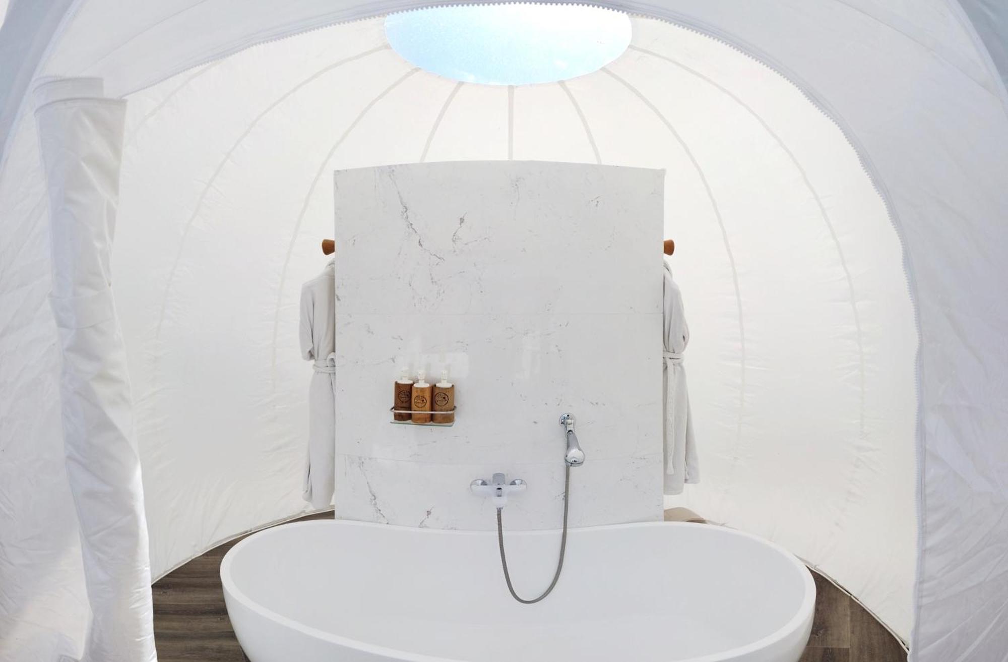Luxury tent Land Bubble Glamping By Mint