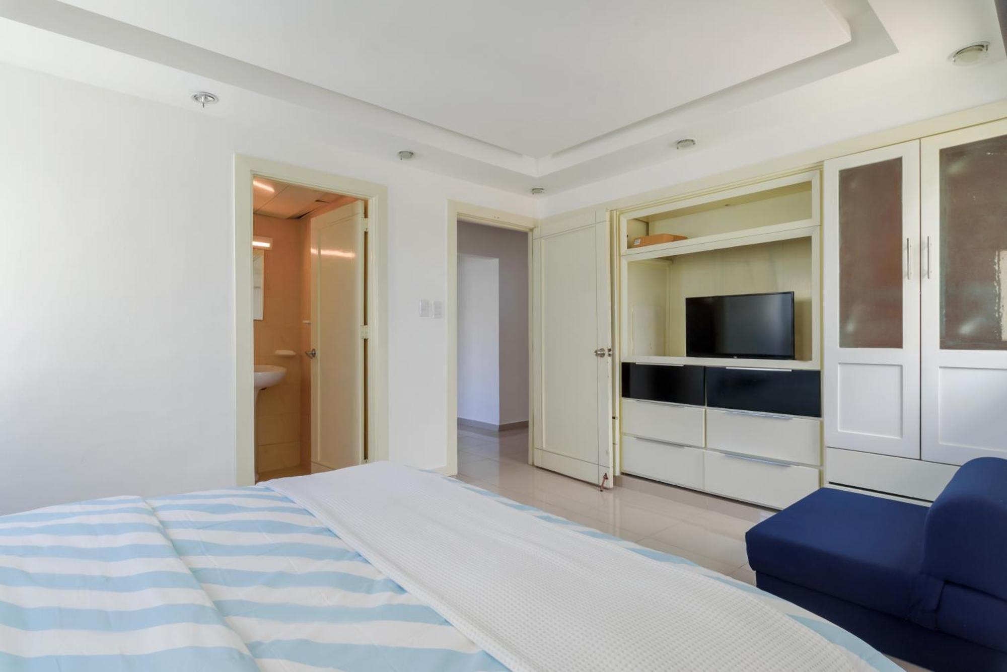 Escape Oceanfront 3br In Avenida Espana 9flr With Pool Apartment *