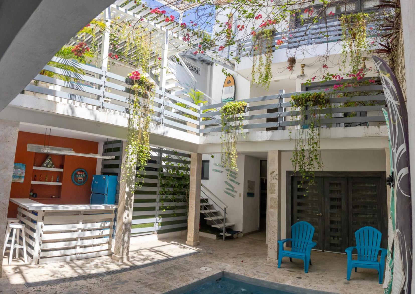 Colonial House 3*