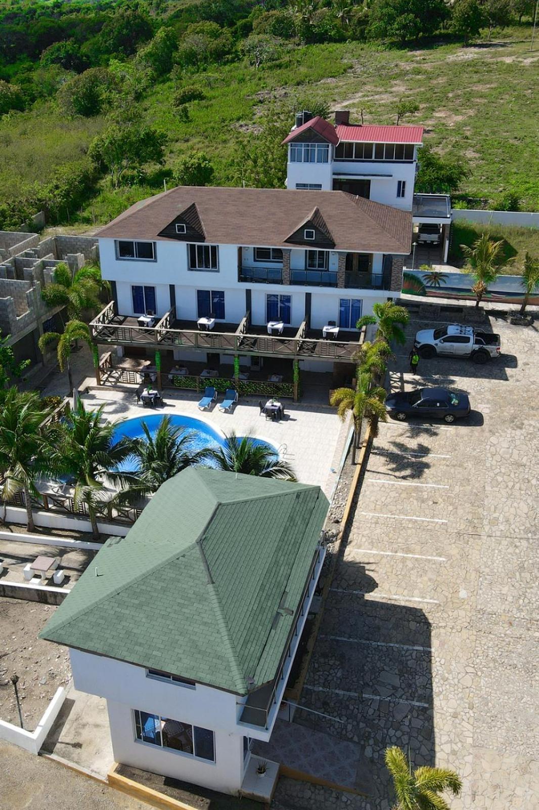 Ensenada Hotel *
