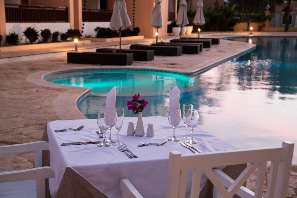 Los Flamencos Aparthotel 4*
