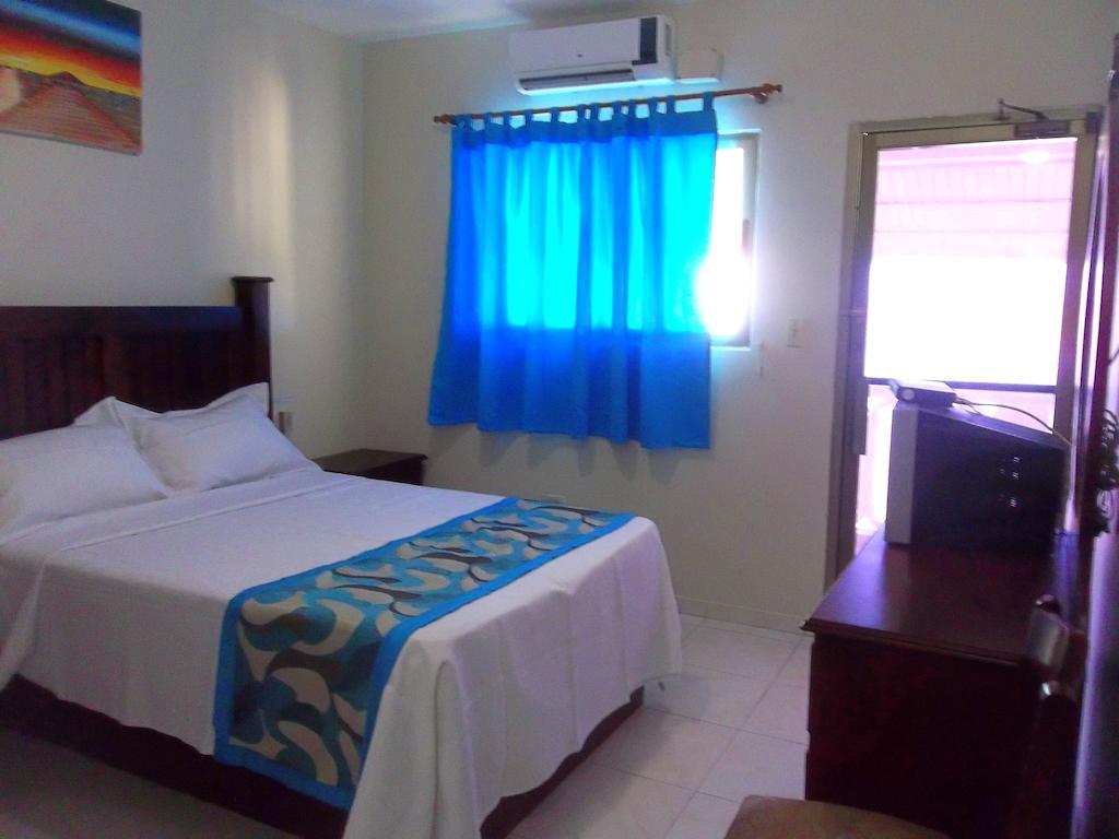 Hotel Marbella Montecristi Rep. Dom. San Fernando de Monte Cristi