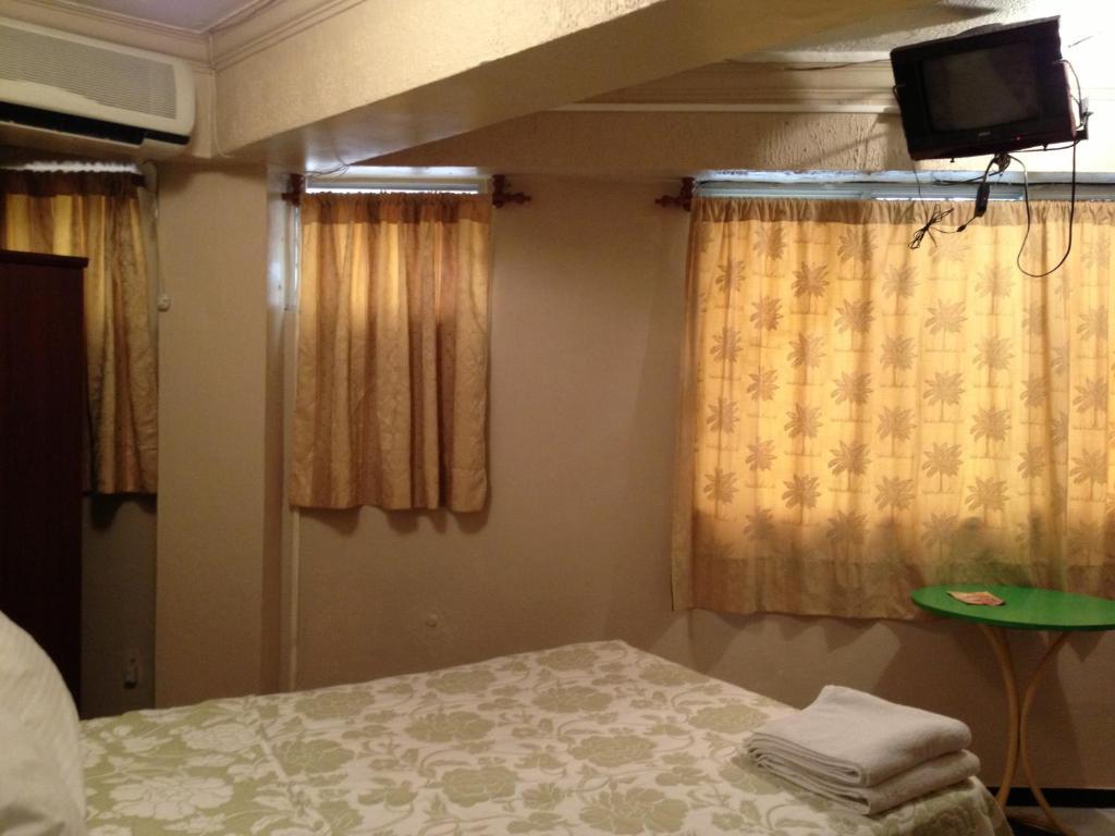 Plaza Yu Hostel *