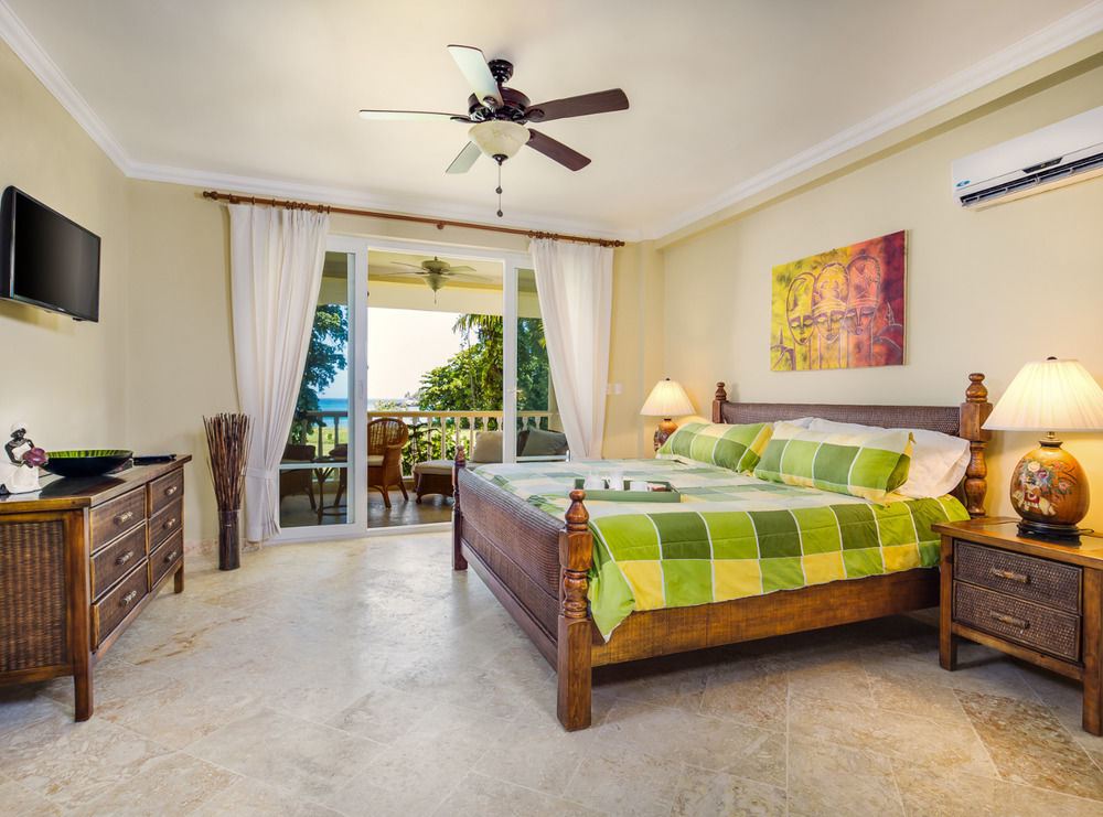 Hispaniola 3 Bedroom 4*
