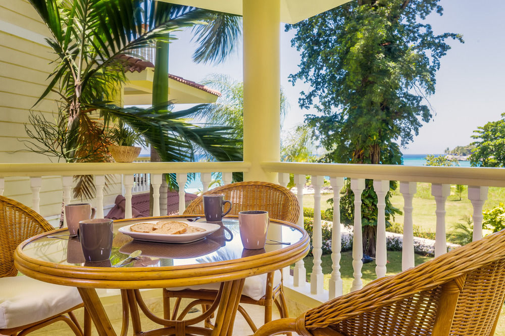 Hispaniola 3 Bedroom 4*