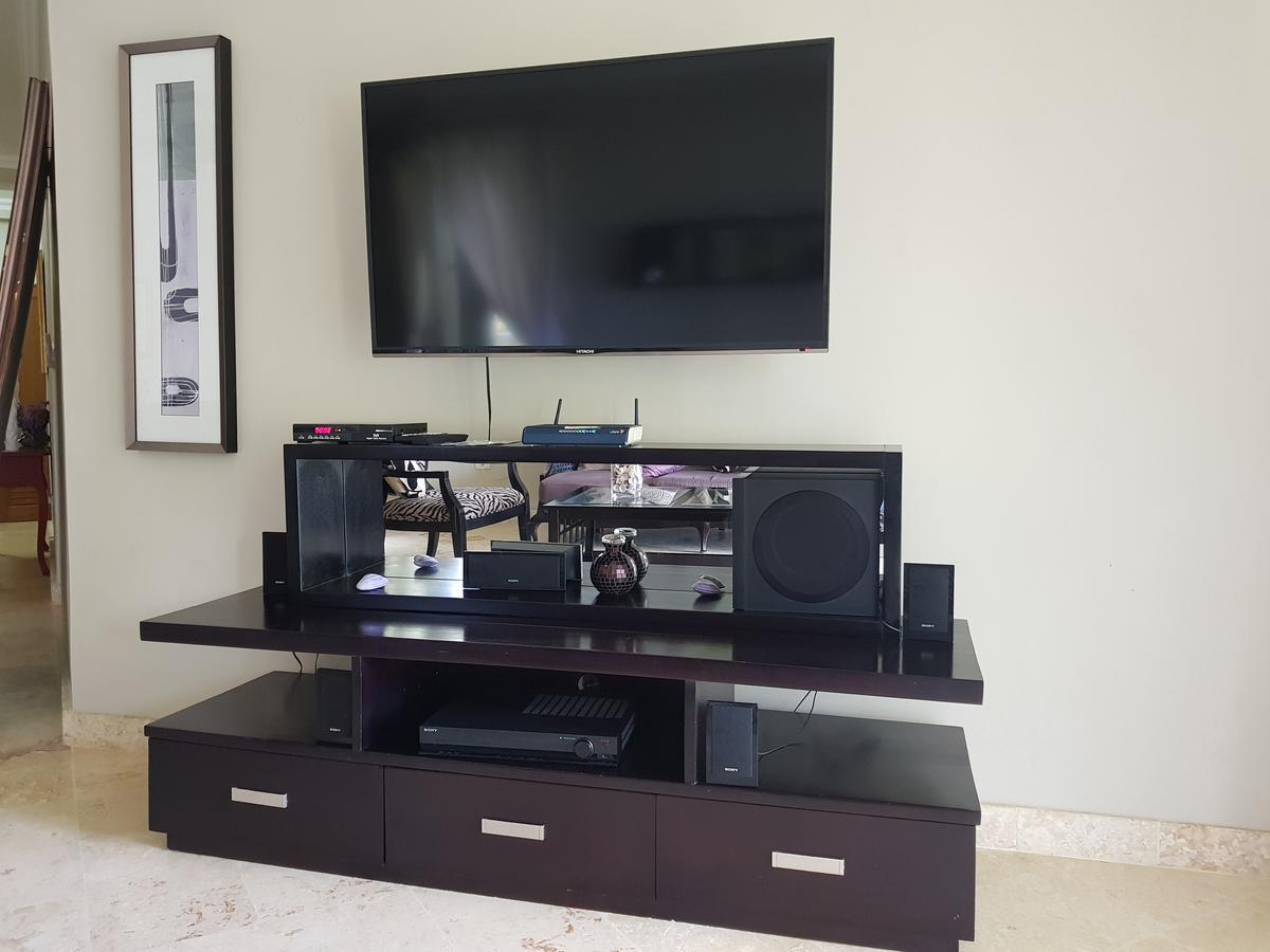 Luxury Oceanview 2 Br/2.5 Ba Apartment