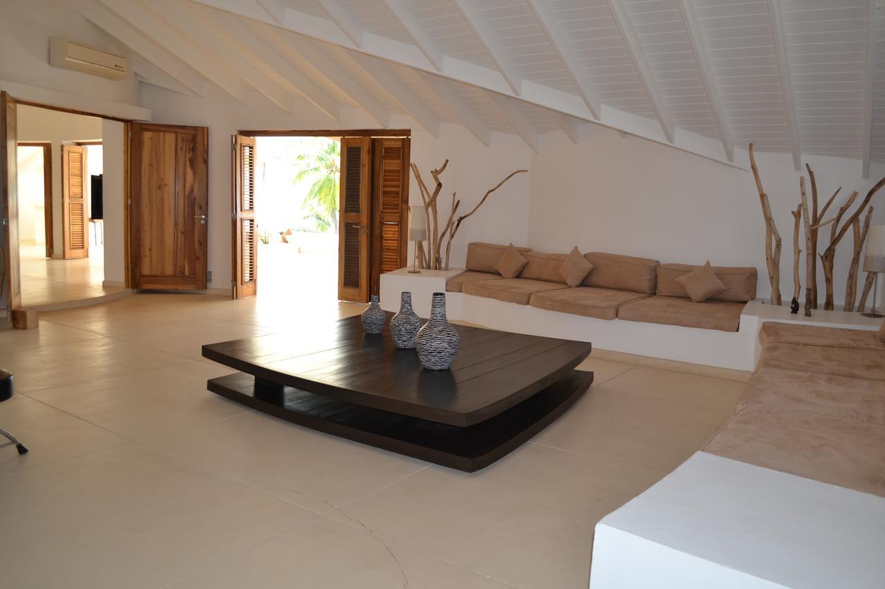 Beachfront Luxury Villa *