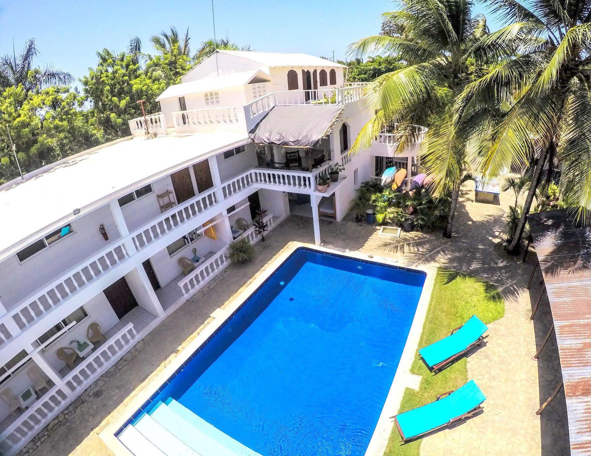 Aparthotel Hummingbird 3*