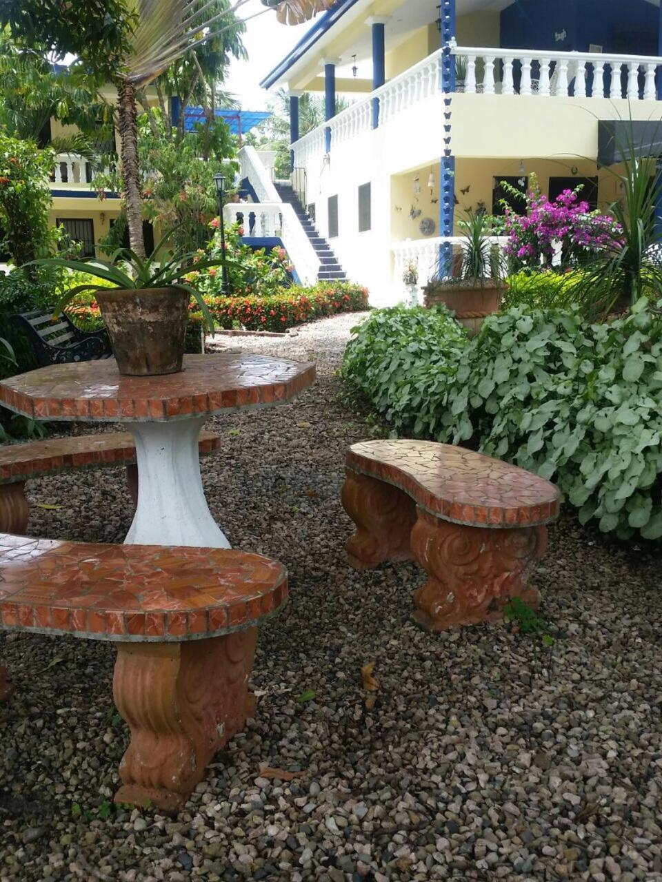 Hostel Sana El Jardin Secreto