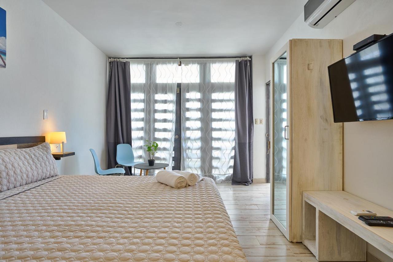 Colonial House 3*