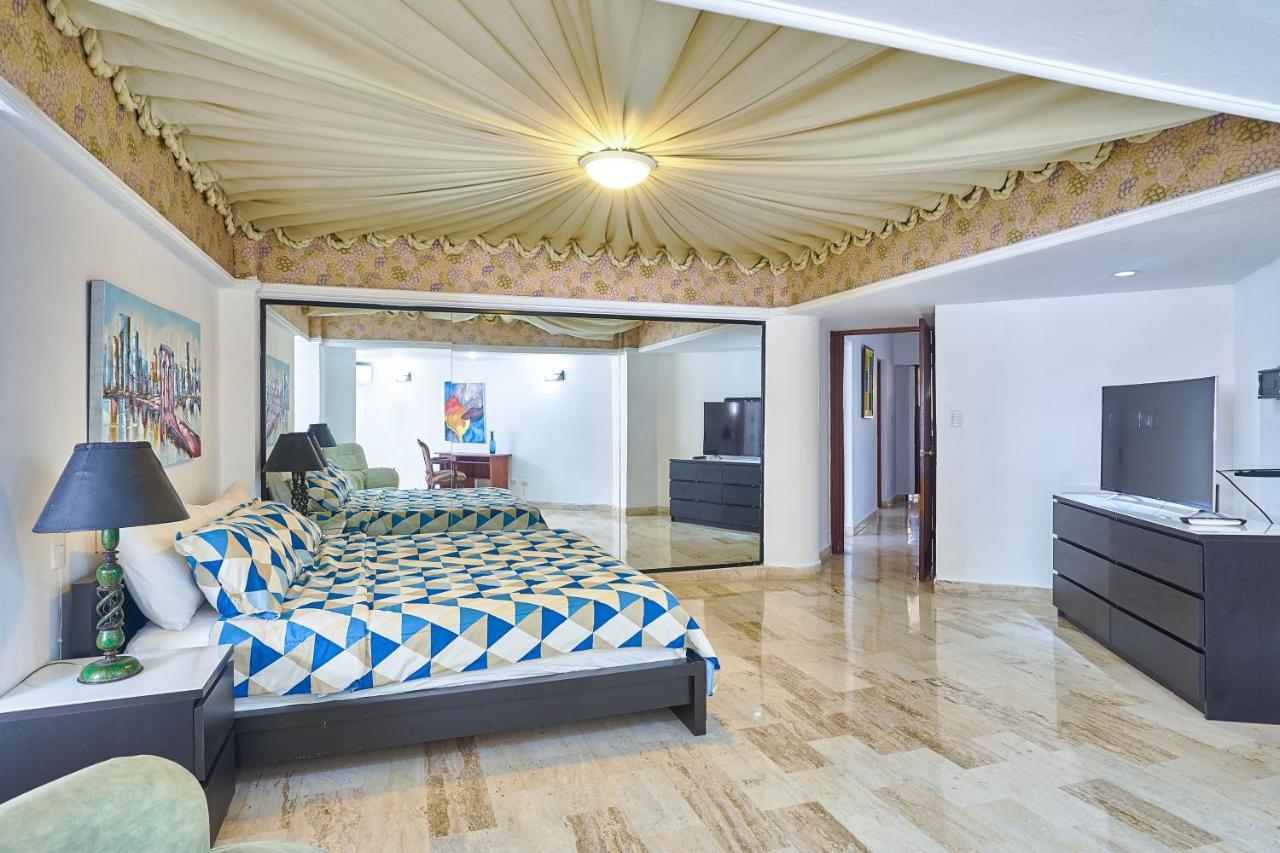 Large Beautifull With Sea And Park View * Santo Domingo
