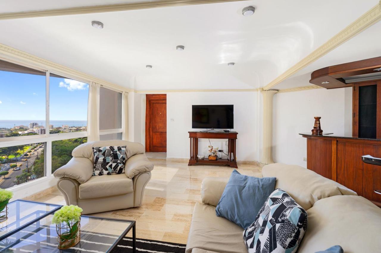 Large Beautifull With Sea And Park View *