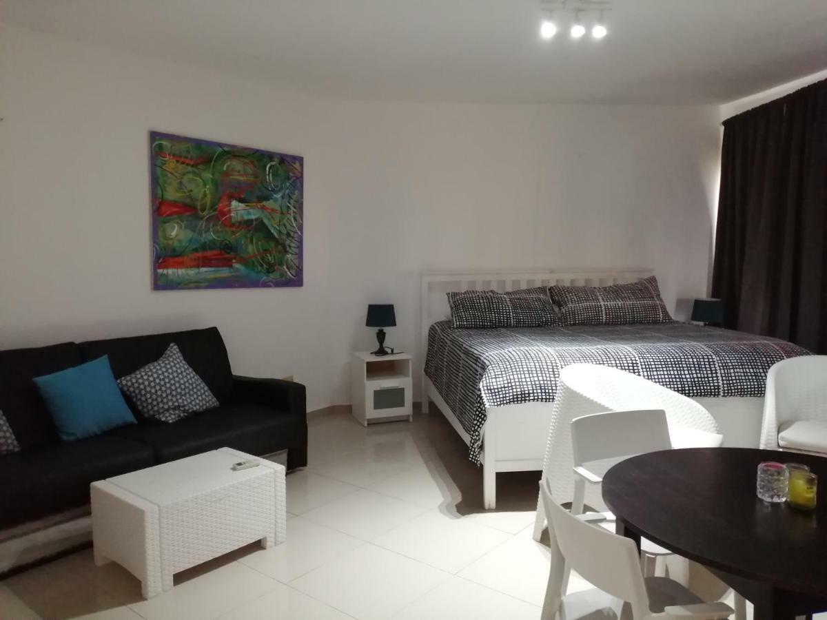 F&y Apartment *